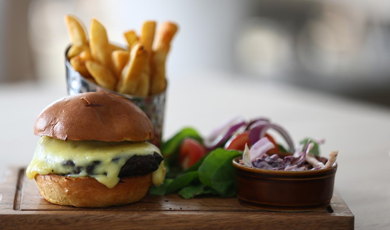 Hampton By Hilton Exeter Airport Hotel Woodbury Eksteriør billede