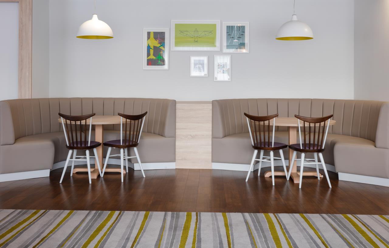 Hampton By Hilton Exeter Airport Hotel Woodbury Eksteriør billede